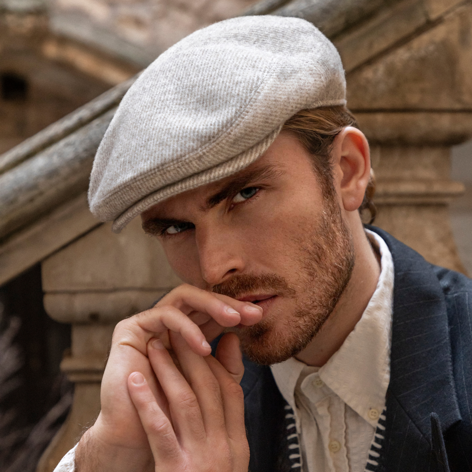 Coppola Moderna in Tessuto di Lana Ecologica