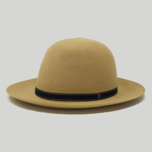 Roller hat with free dome in felt and Grosgrain hatband Roller model
