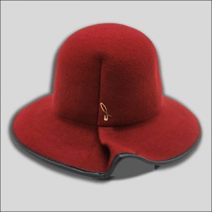 Cloche hat with leatherette profile