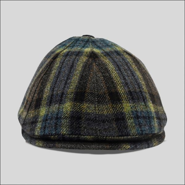 eight-sided cap in plaid fabric